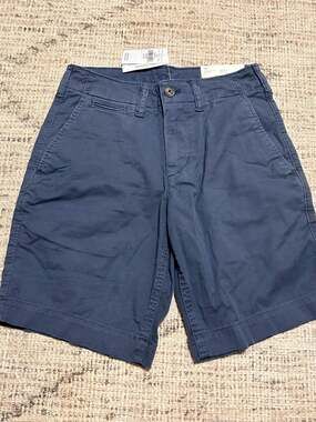 American Eagle Lived-In Flex Khaki Shorts in Navy Size 26